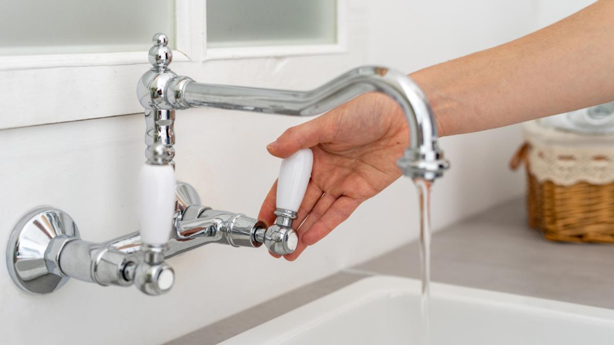 cand se reia furnizarea apei calde in blocurile din bucuresti afectate de avaria majora la cet vest ciucu vom livra in toate zonele