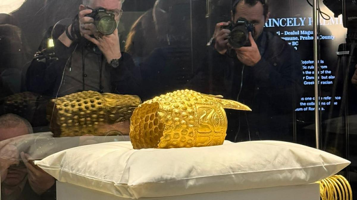 primele imagini cu tezaurul dacic adus din olanda sub paza masuri de securitate pe aeroportul otopeni