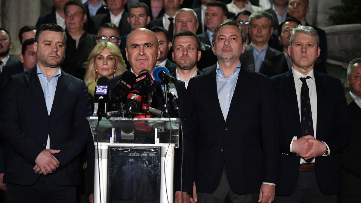 ilie bolojan inconjurat de liderii PNL 