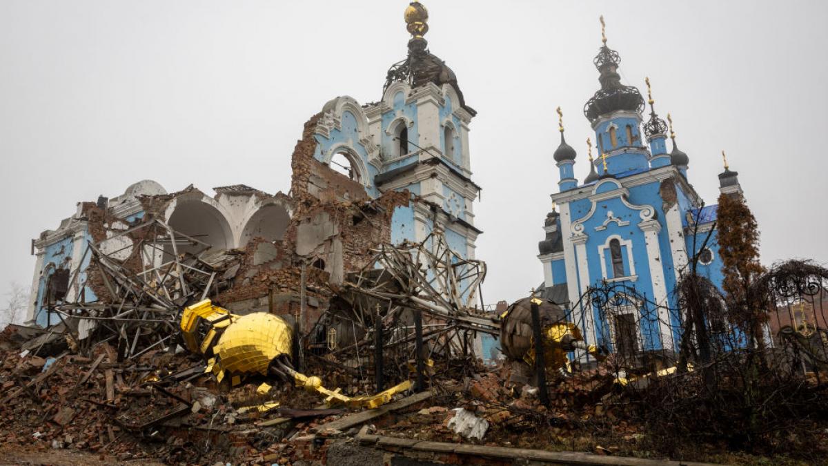 ucraina propune ca o zona din donbas sa se numeasca donnyland in onoarea lui trump s au creat un steag si un imn cu chatgpt