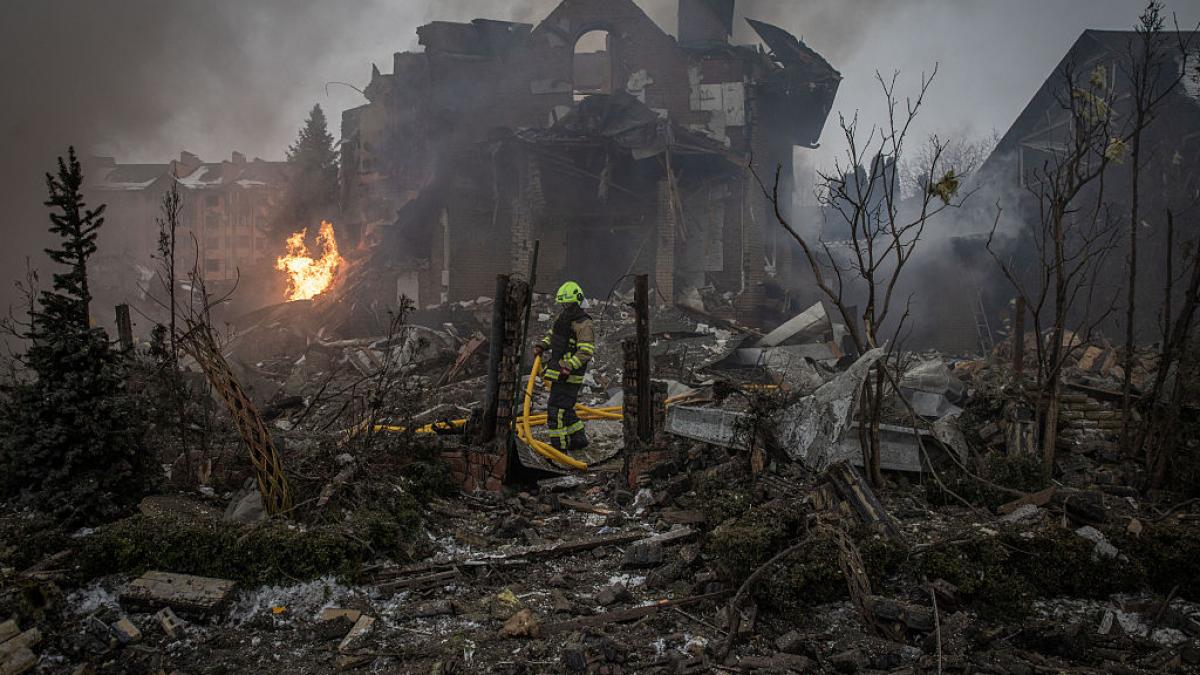 volodimir zelenski ii critica dur pe emisarii lui trump este lipsit de respect sa calatoresti la moscova si sa nu vii la kiev