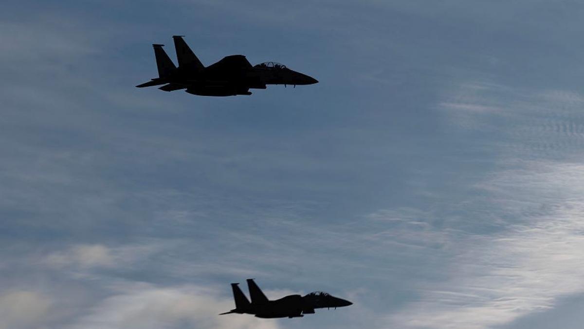 doua avioane de lupta s au ciocnit in zbor pentru ca pilotii isi faceau fotografii