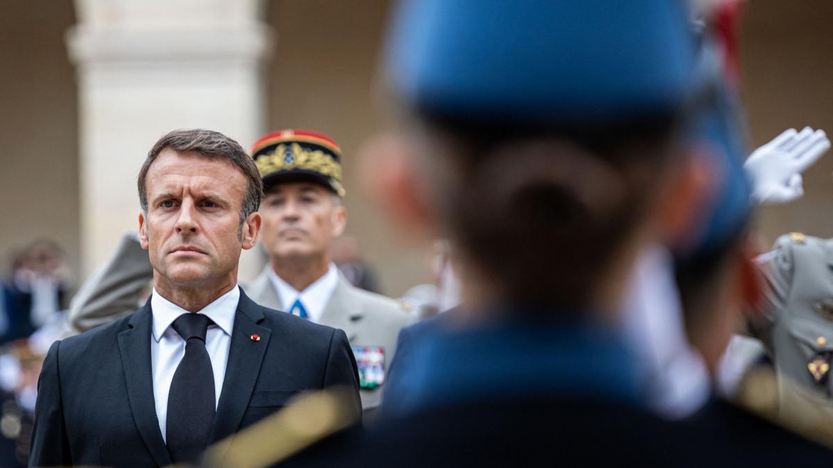 emmanuel macron anunta moartea unui soldat francez din cauza ranilor suferite in liban