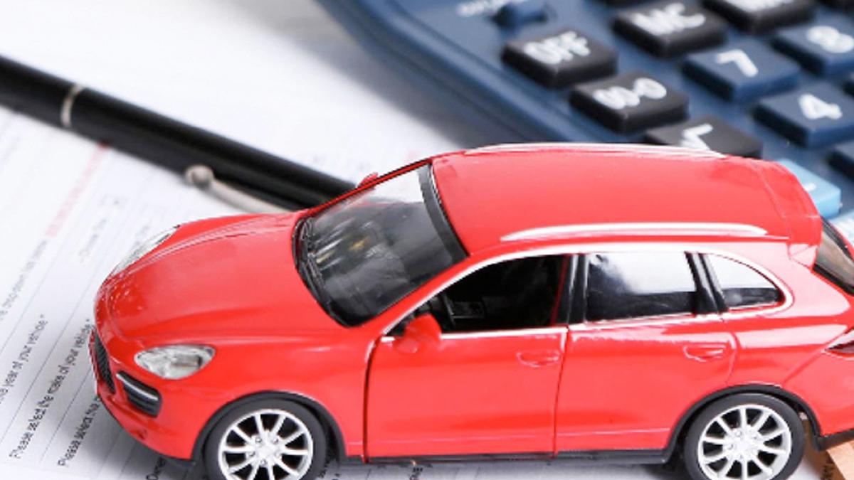 macheta masina rosie