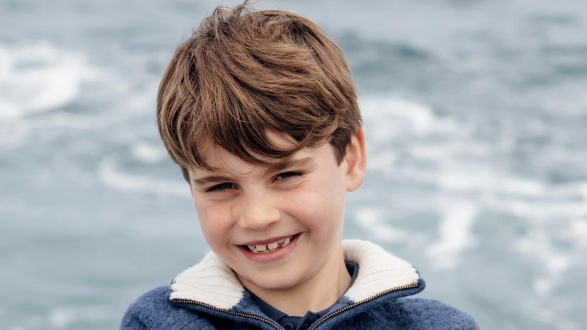 printul louis cel mai simpatic membru al familiei regale britanice a implinit 8 ani cele mai amuzante ipostaze cu el