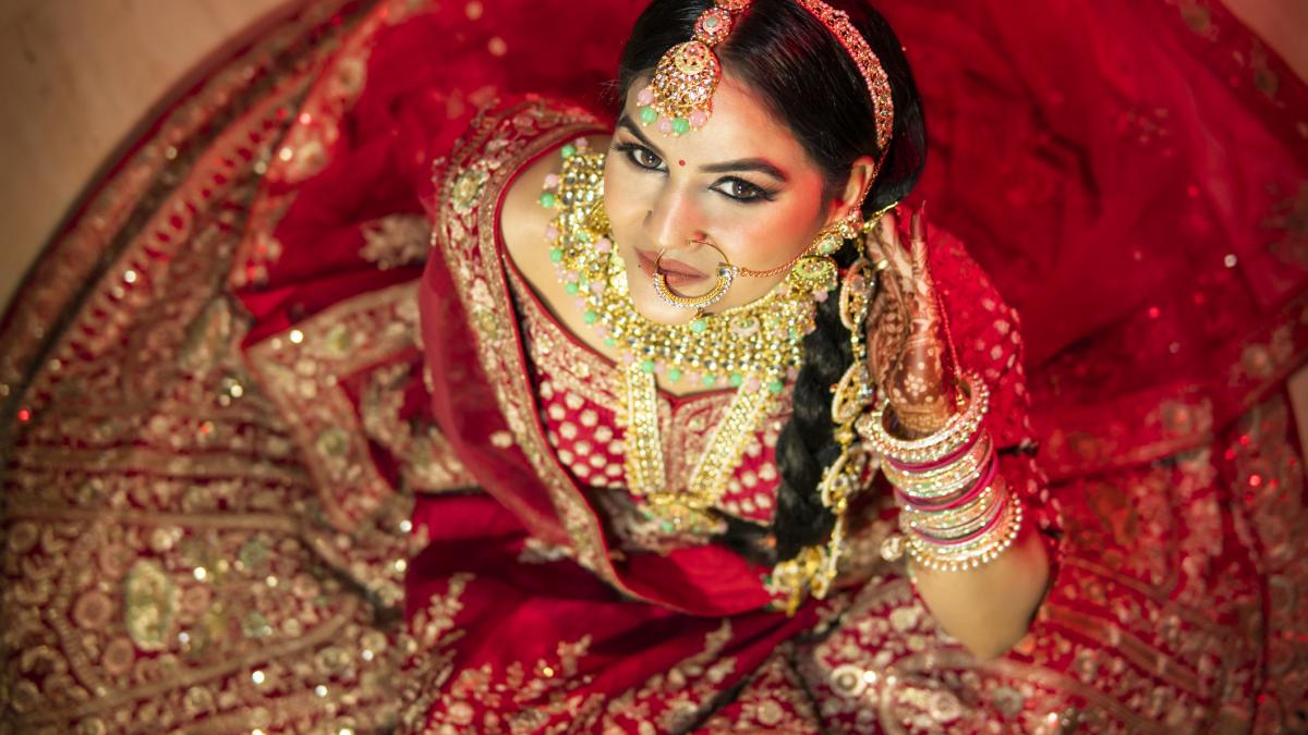 aurul a ajuns atat de scump incat miresele din asia de sud nu si l mai permit un inel costa cat trei salarii de ale mele