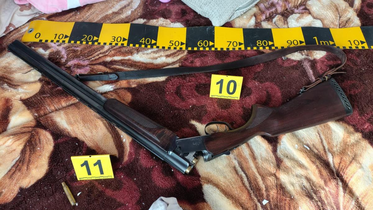 barbat impuscat mortal de mascatii de la sas neamt dupa ce a tras asupra lor cu o arma de vanatoare