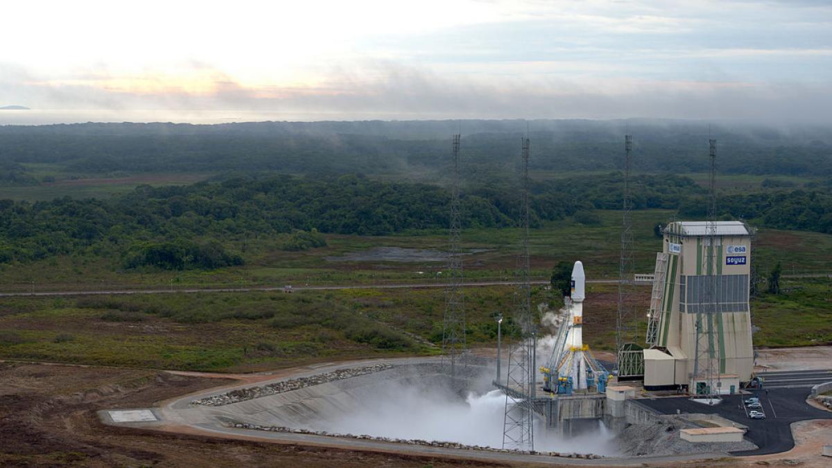 francezii au demolat rampa de lansare pe care rusii o foloseau in guyana franceza pentru lansarea rachetelor soiuz