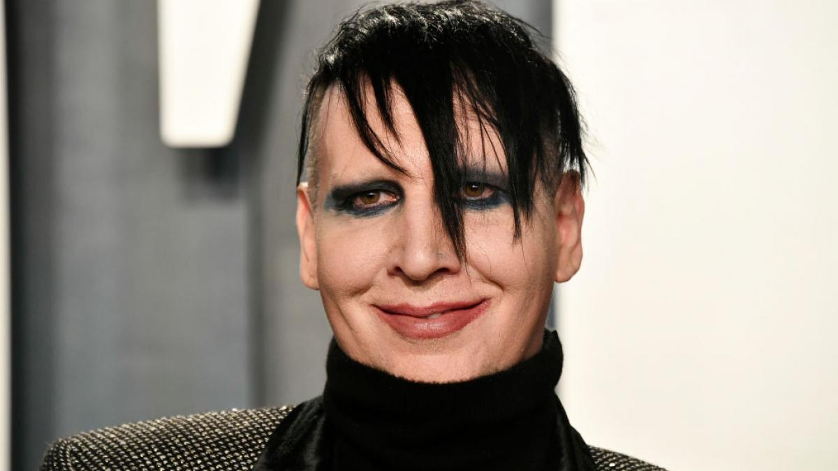 maicutele de la o manastire din italia au refuzat sa il gazduiasca pe marilyn manson au primit ordine de sus