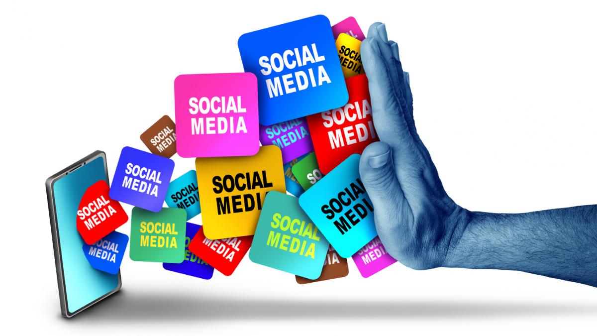 social media interdictie retele sociale