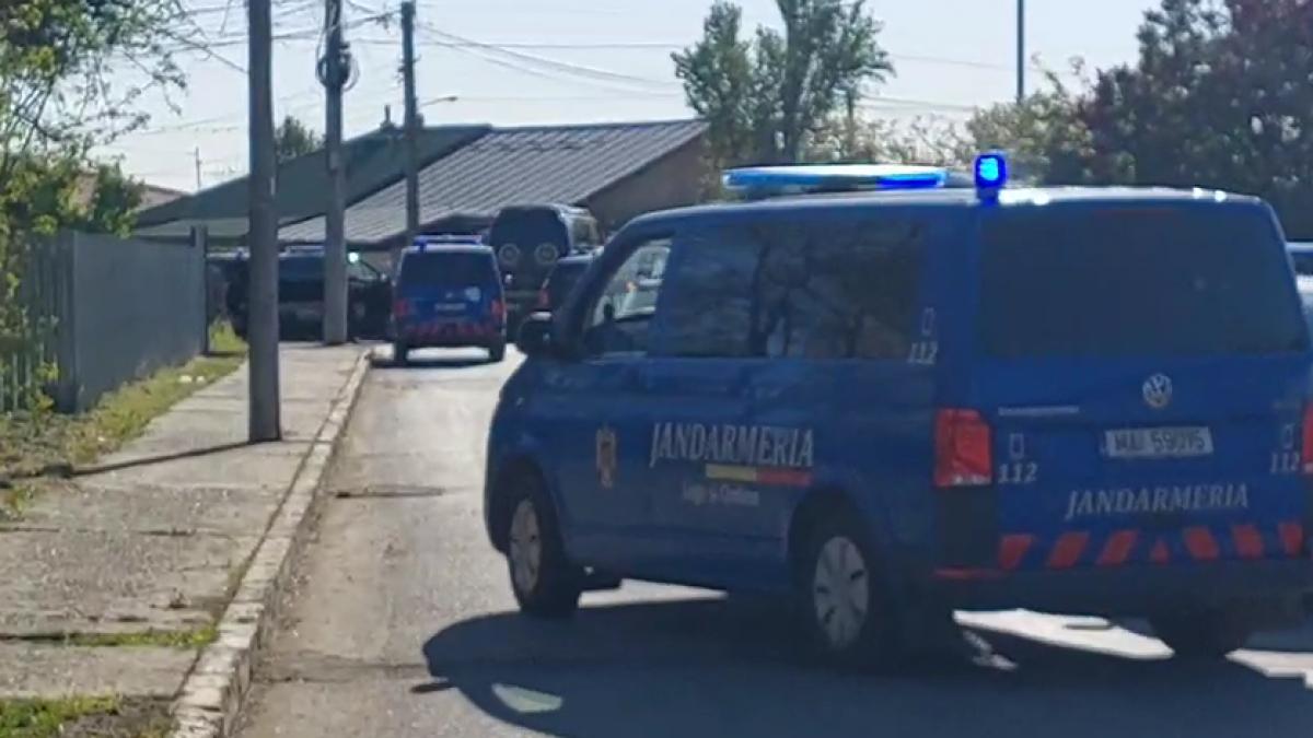 politie in zona unde a căzut drona