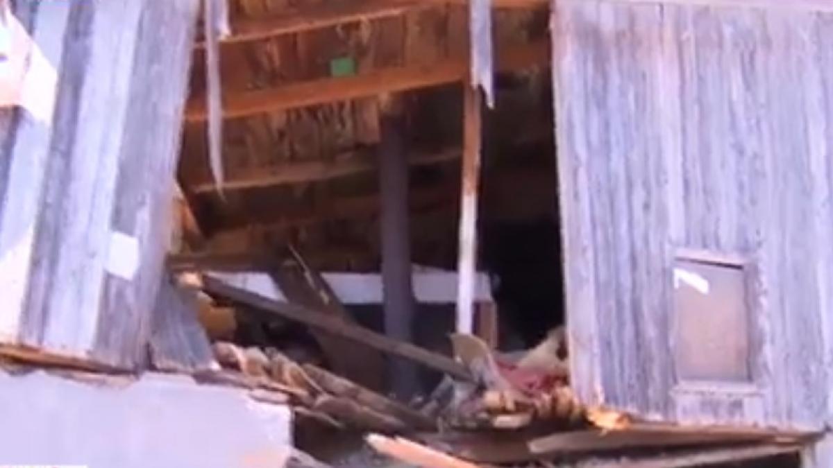 primele imagini cu casa distrusa de drona proprietarii sunt si acum speriati si plang a fost crunt bine ca nu era copilul in casa