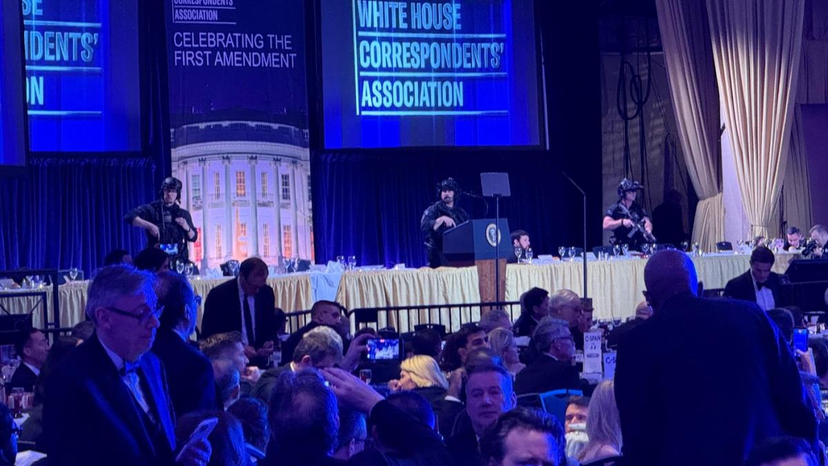 atacul armat de la cina corespondentilor s a produs in acelasi loc in care a avut loc atentatul din 1981 asupra lui ronald reagan