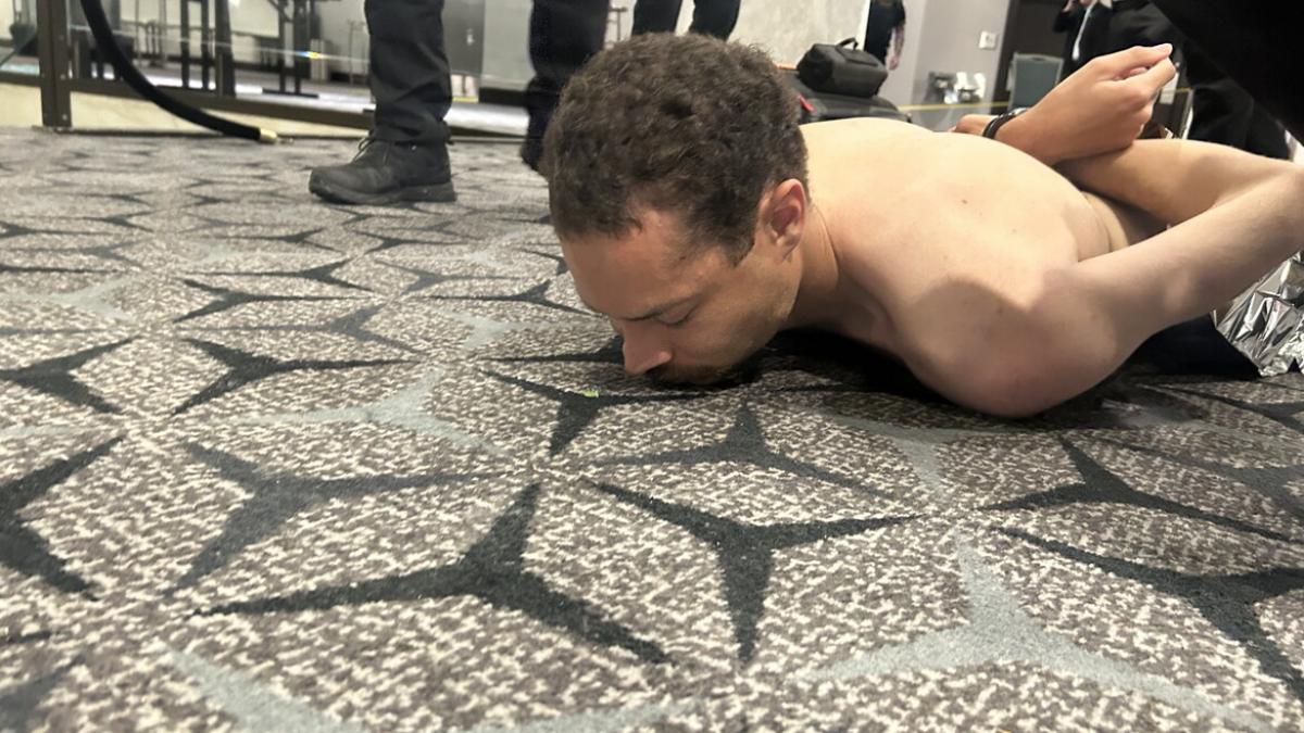 cine este barbatul care a tras focuri de arma la cina corespondentilor de la casa alba fusese numit profesorul lunii