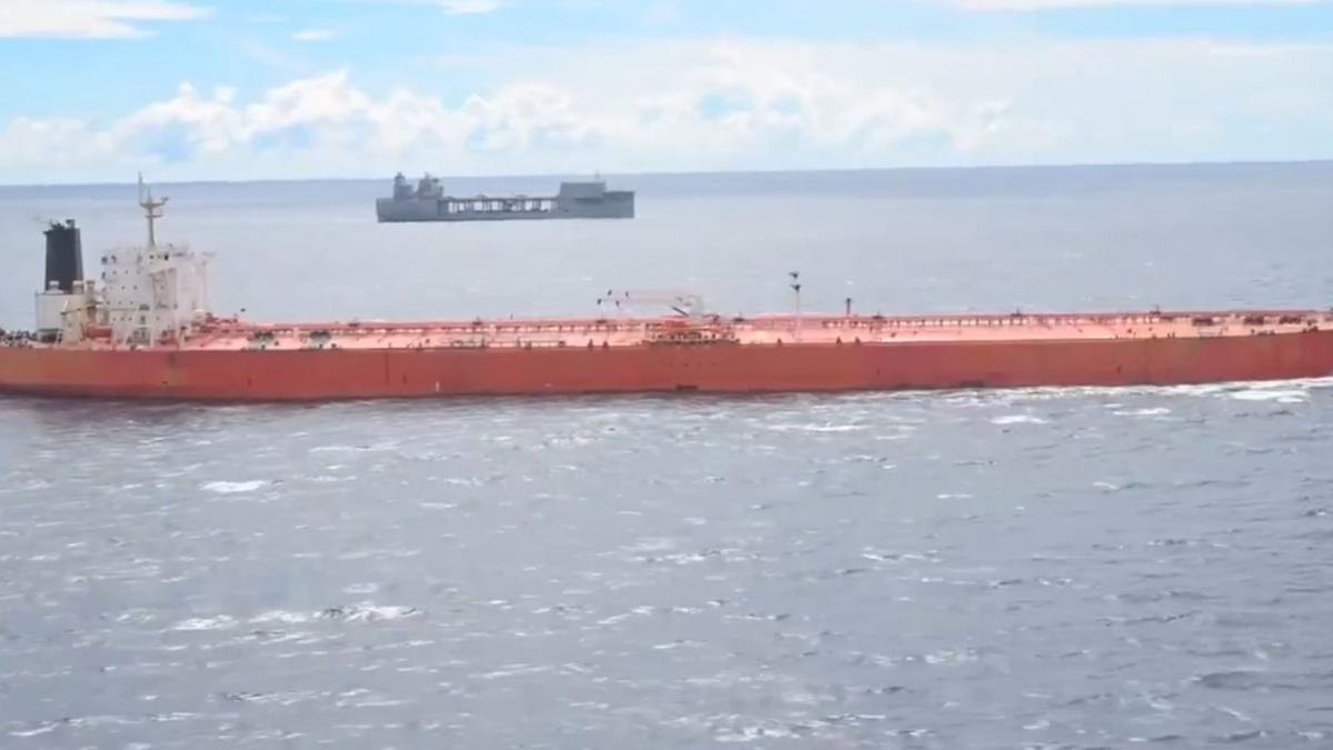 benzinaria plutitoare de titei iranian continua sa functioneze in asia sua au capturat mt tifani dar n au oprit fluxul spre china