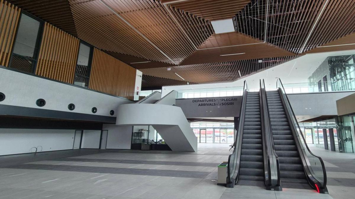 orasul din romania unde tocmai s au finalizat lucrarile la un terminal nou de aeroport cum arata si cand se deschide pentru pasageri