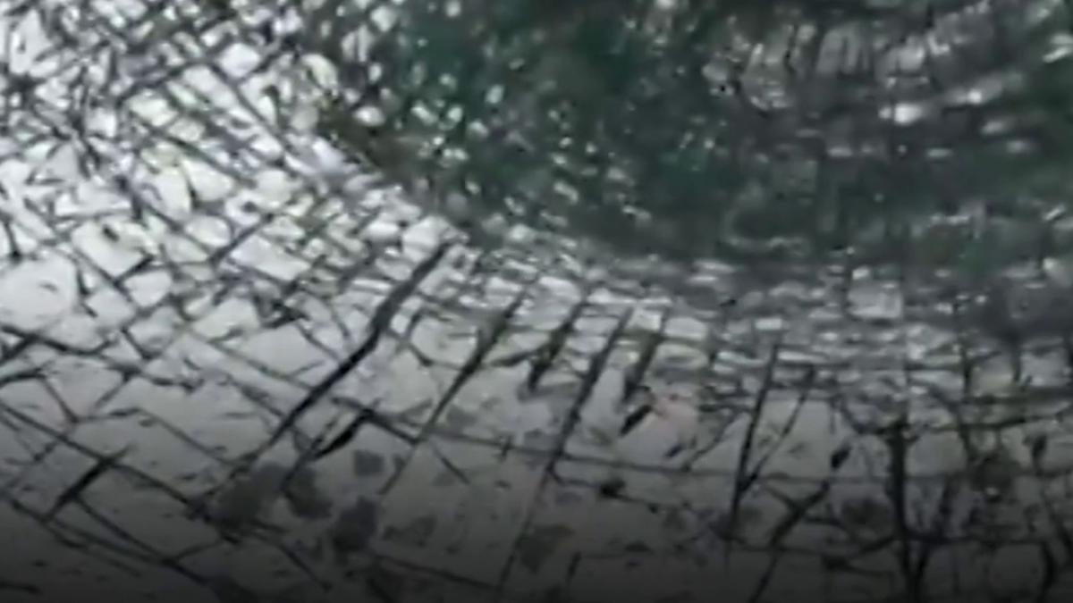 furtuna severa cu grindina in sua parbrize distruse in cateva minute