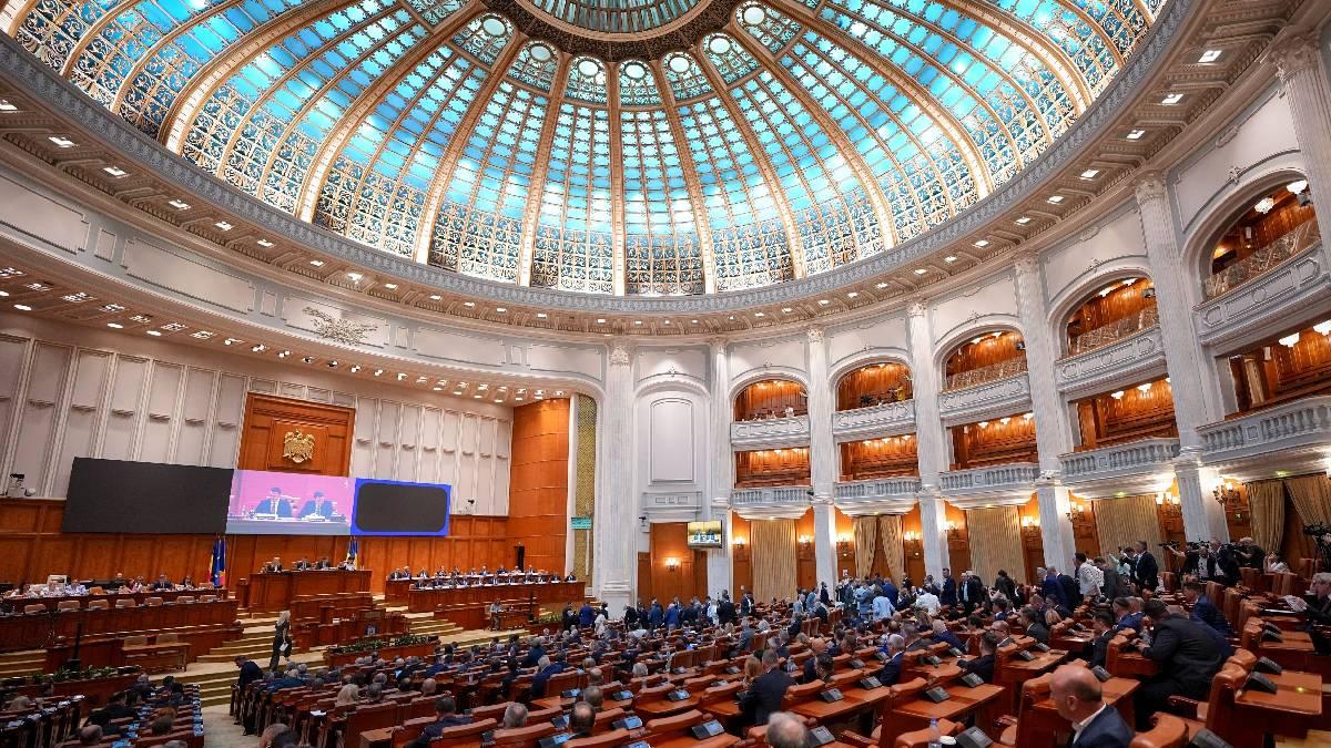 grupul parlamentar pace anunta ca daca ilie bolojan va fi demis prin motiune de cenzura vrea sa formeze un guvern cu aur si psd