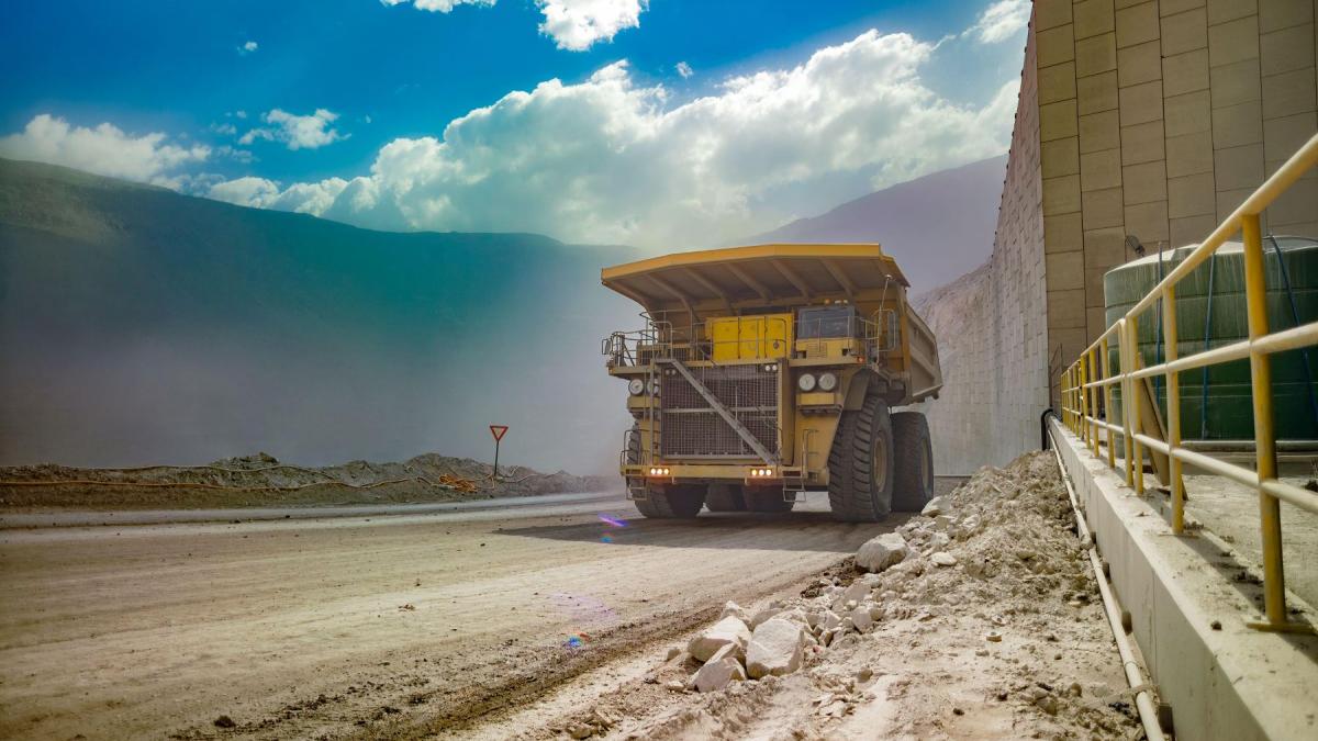 un camion la o mina in chile