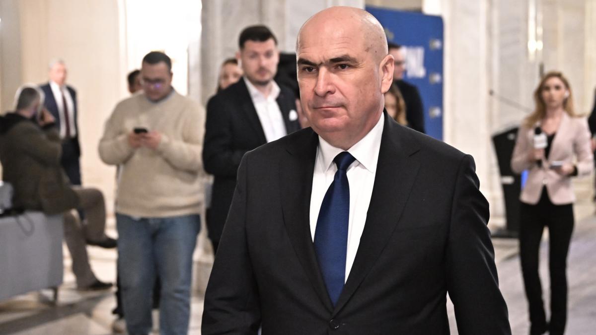 poza in care apare Ilie Bolojan, prim-ministrul României.