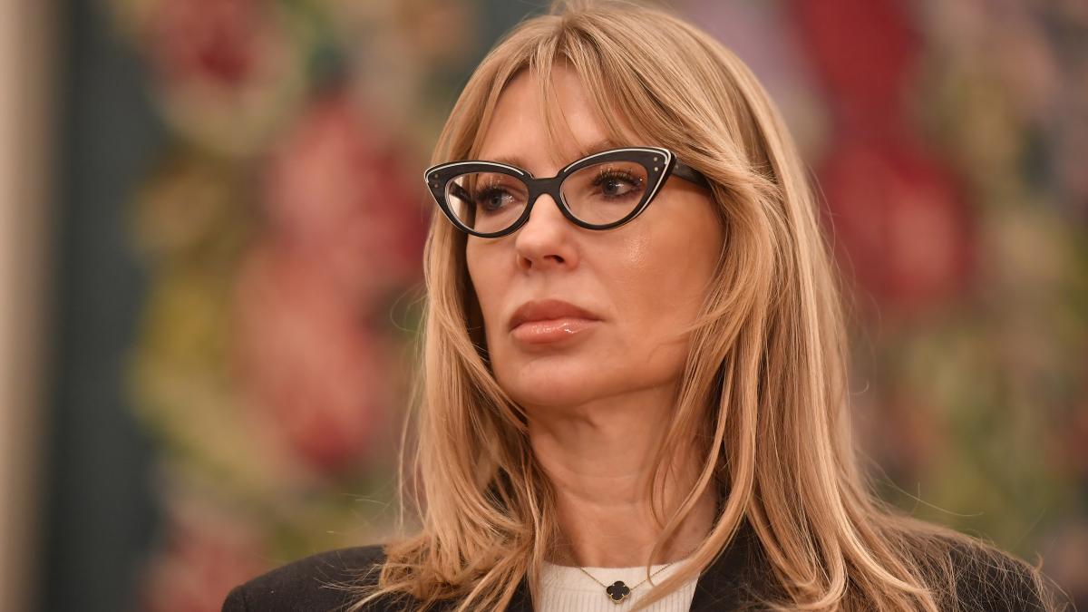 politician roman uitandu se in lateral