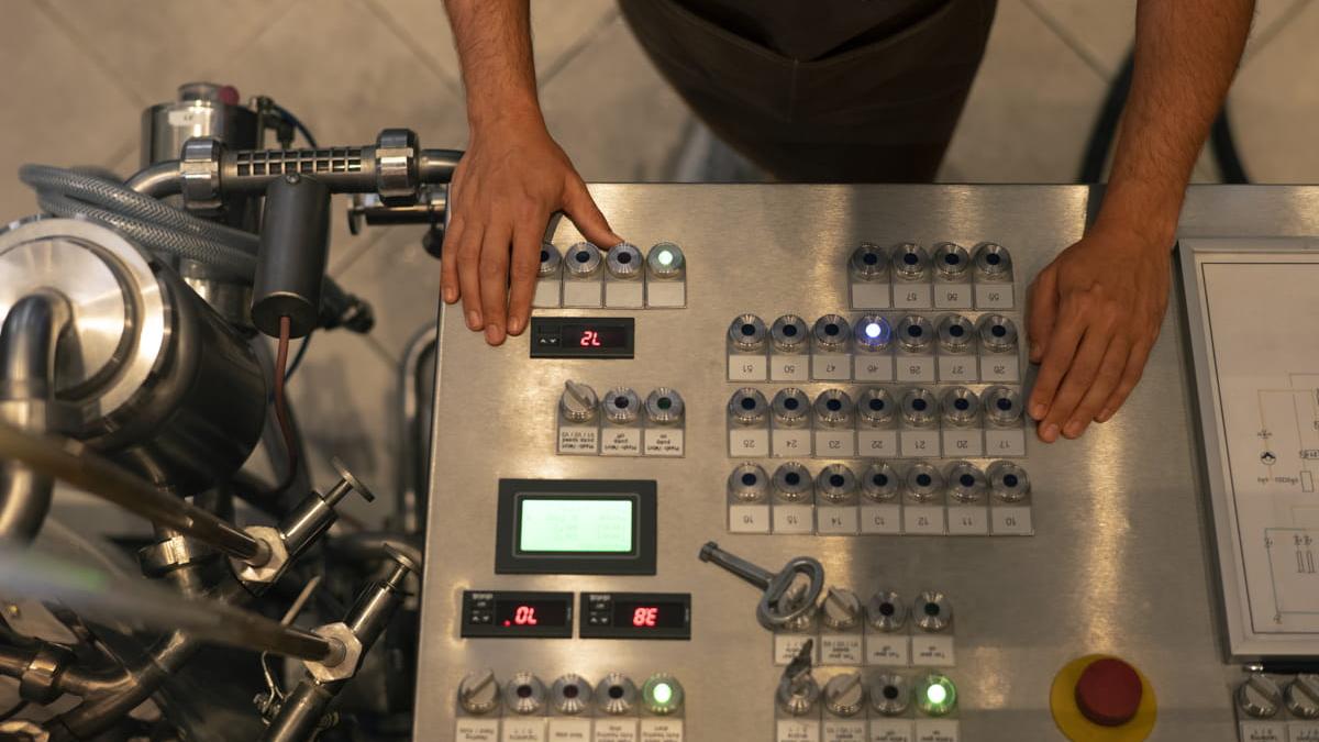 automatizare echipament industrial