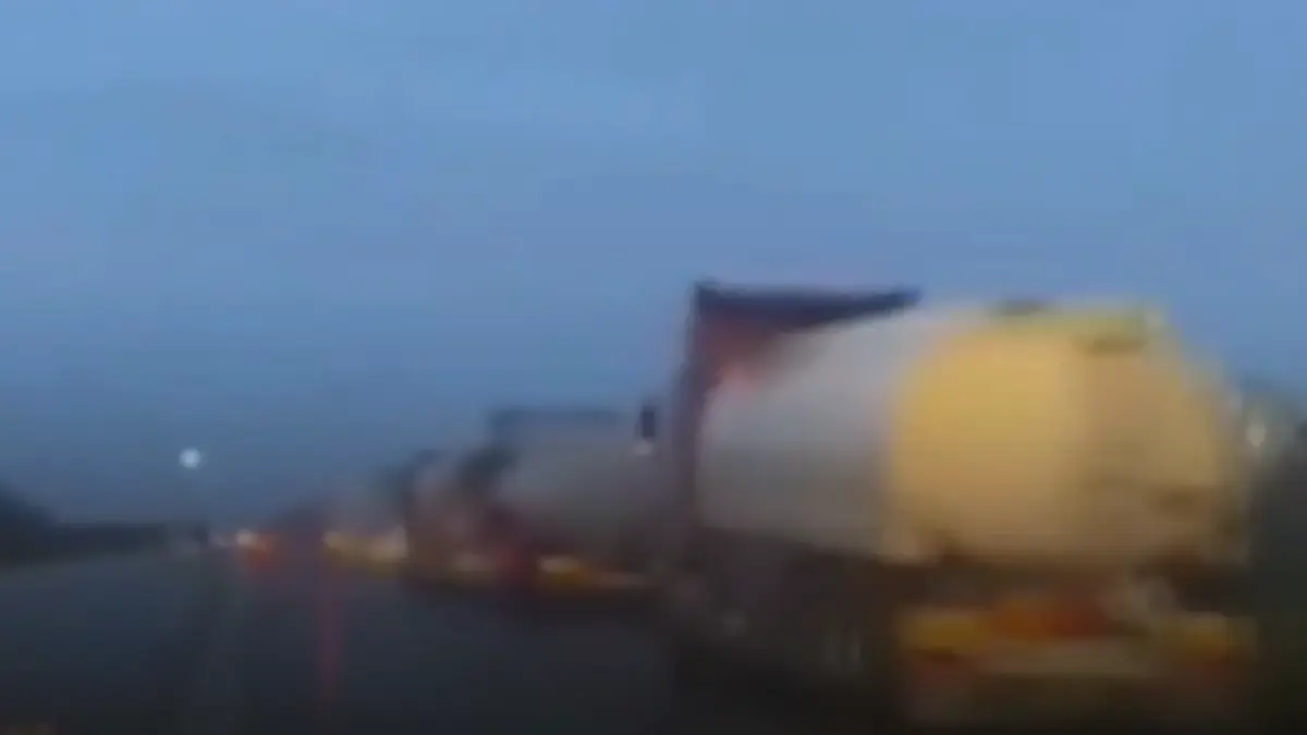 cozi uriase de cisterne la cea mai mare rafinarie din romania