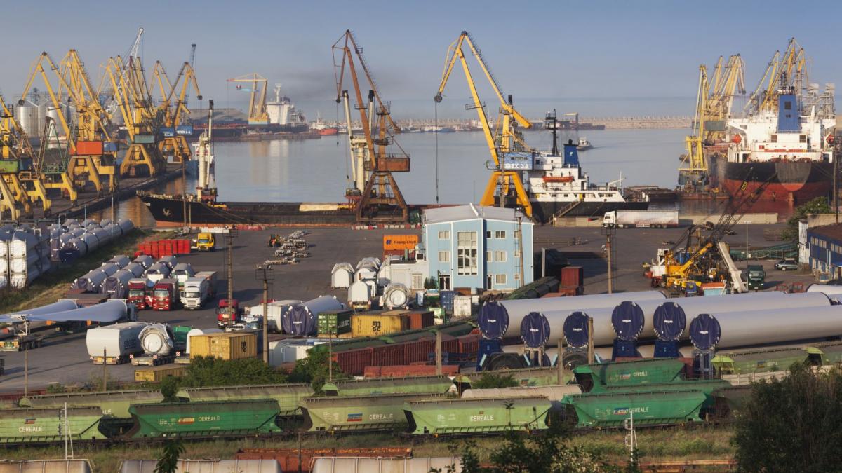 portul constanta poarta comerciala a europei de est tranzitul principal va fi prin acest coridor