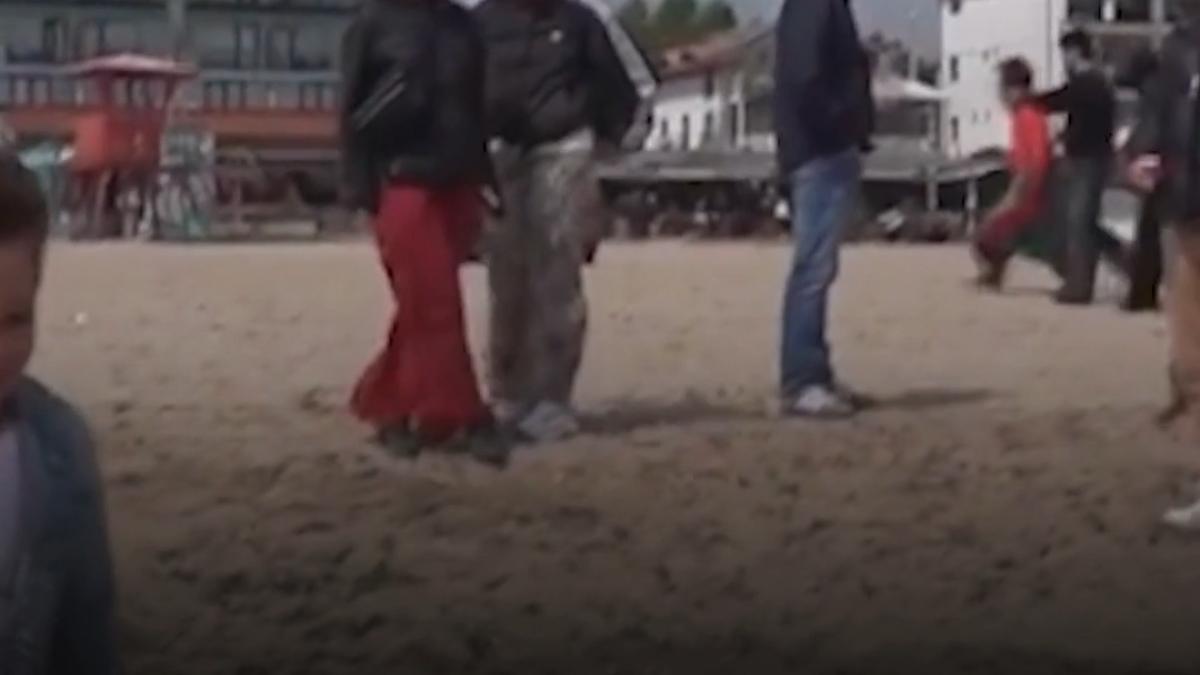 imagini din vama veche de 1 mai 2026 e frig oamenii poarta geci si caciuli pe plaja