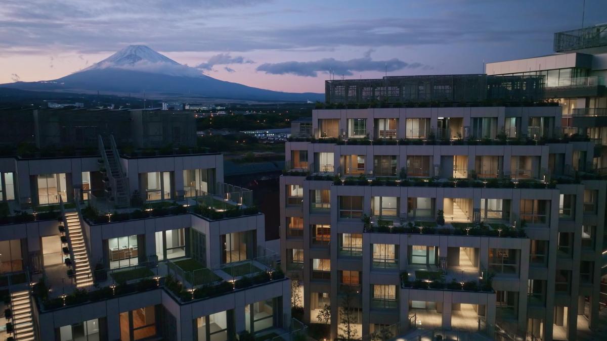 in woven city robotii impart strazile cu oamenii cum arata si unde este orasul viitorului interconectat unde viata reala pare sf
