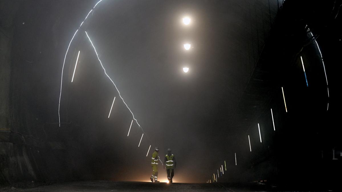record mondial in europa se construieste cel mai lung tunel feroviar de pe planeta unde va fi