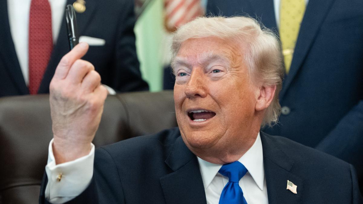 trump sugereaza o noua tinta dupa iran marina sua se va ocupa de cuba in drumul spre casa