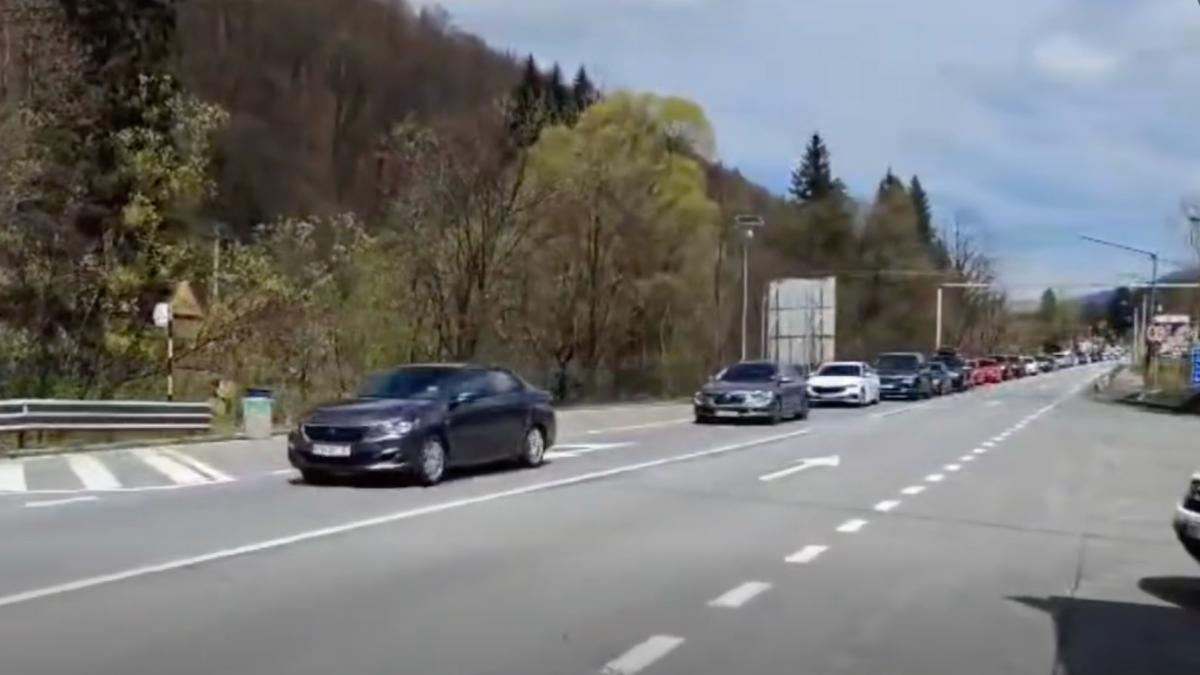 circulatie ingreunata pe dn 1 intre brasov si capitala bucurestenii se intorc din minivacanta de 1 mai rute alternative recomandate