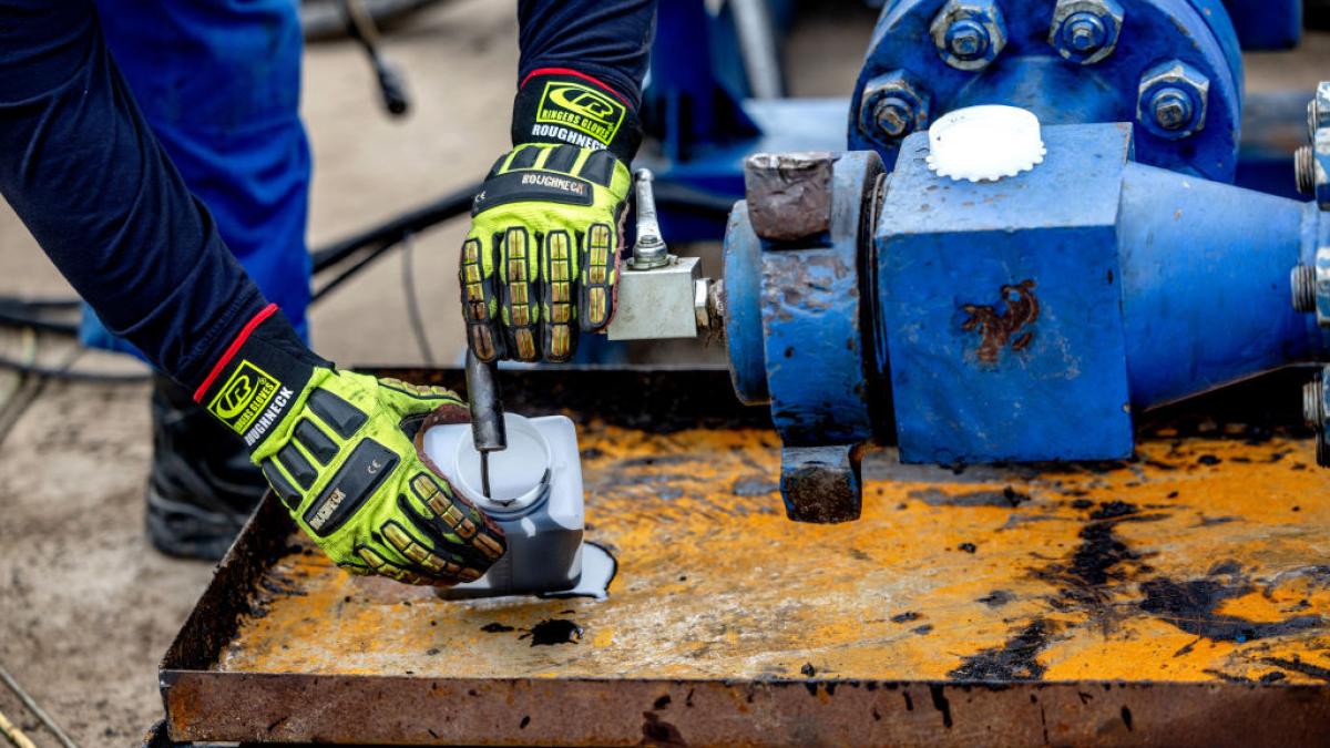 consecintele crizei iraniene cele mai eco tari din lume se vad nevoite sa investeasca in extractia de petrol si gaze