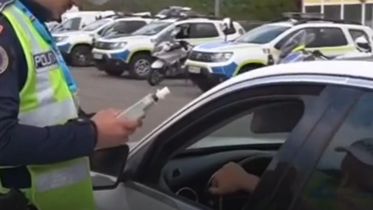 este aglomeratie pe autostrada soarelui zeci de politisti au fost mobilizati azi in ultima zi de minivacanta