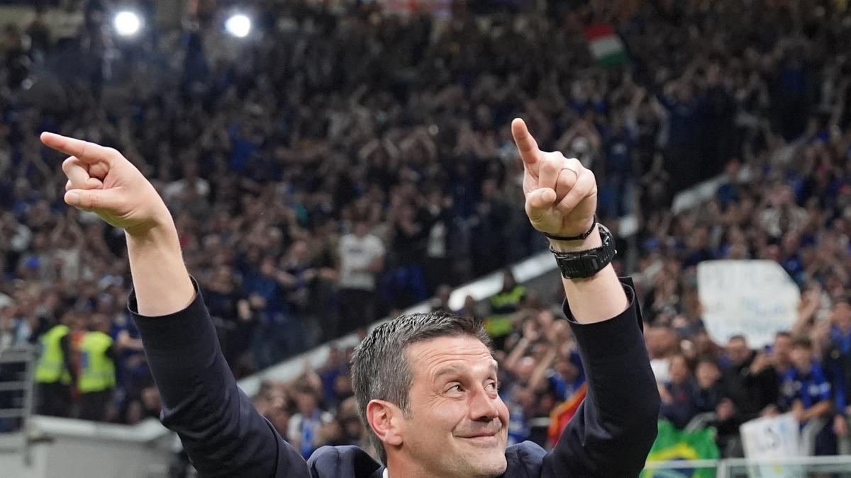 cristi chivu campion in italia fostul capitan al nationalei romaniei a castigat primul sau titlu ca antrenor cu inter milano