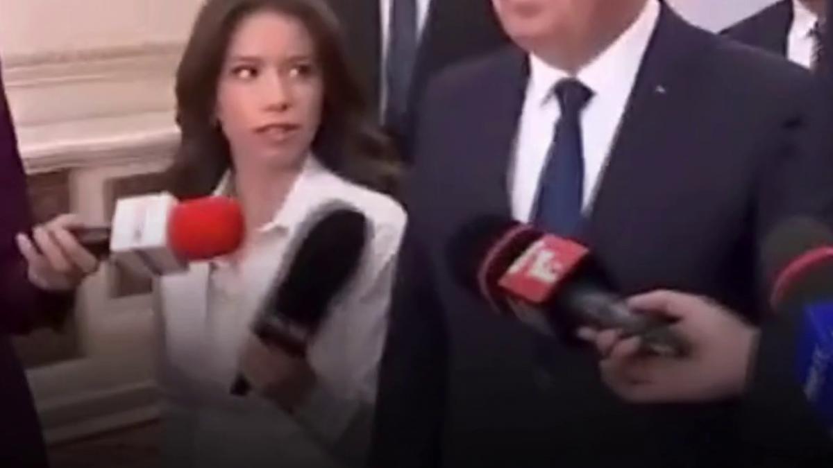 ilie bolojan a refuzat sa raspunda intrebarilor jurnalistilor inainte de motiunea de cenzura