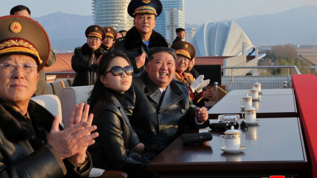 pentru nord coreeni fiica minora a lui kim jong un este un fashion icon insa tinutele ei spun mult mai multe lucruri