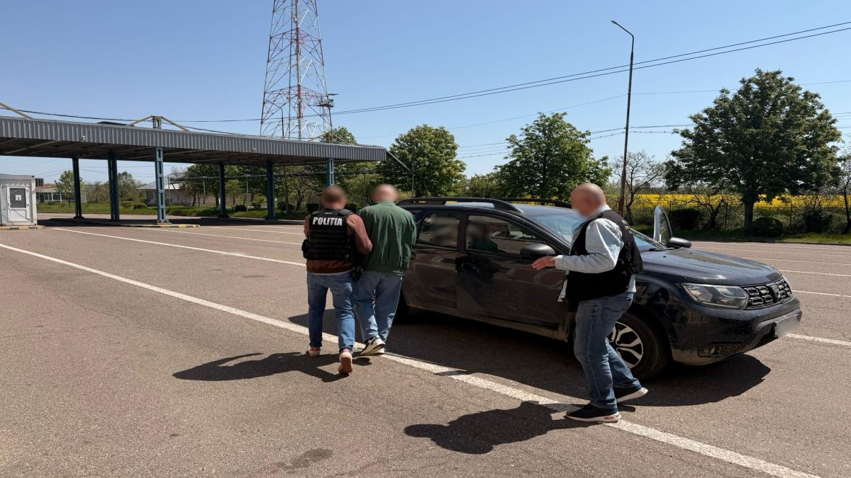 un barbat urmarit pentru trei crime in rusia a vrut sa intre in romania cu viza turistica