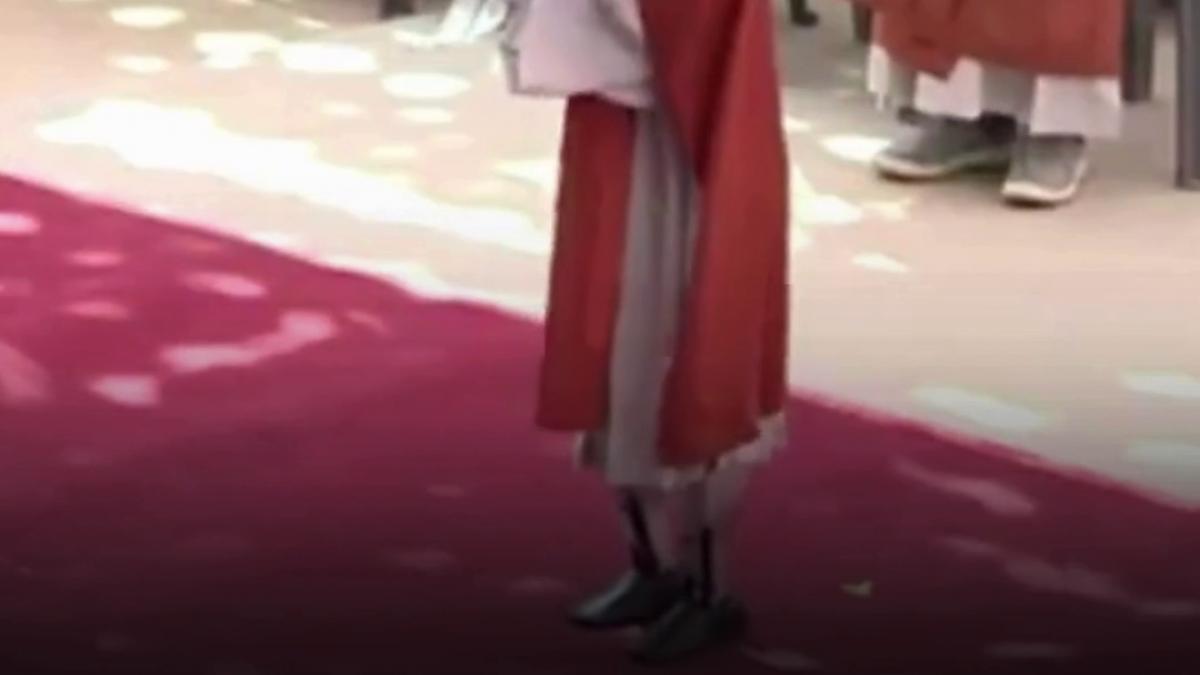 un calugar robot a facut senzatie in coreea de sud imagini virale cu gabi in timpul unei ceremonii la un templu budist din seul
