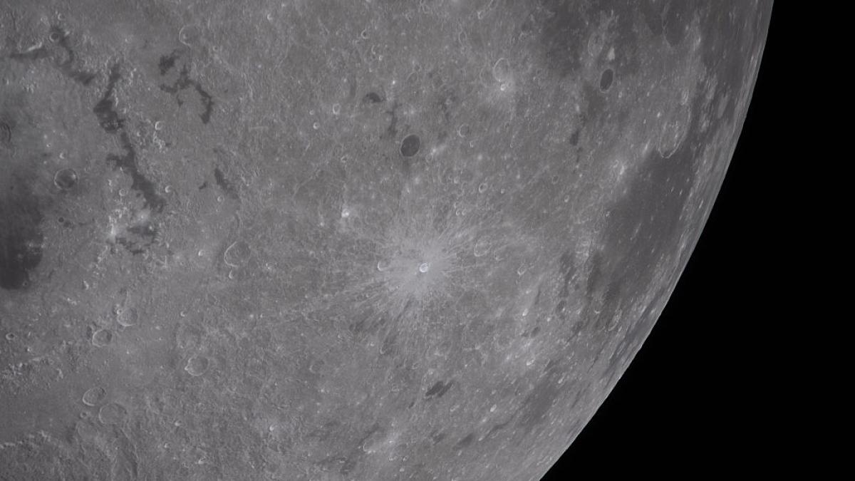 astronautii misiunii artemis 2 au vazut fulgere pe partea indepartata a lunii de ce oamenii de stiinta sunt entuziasmati