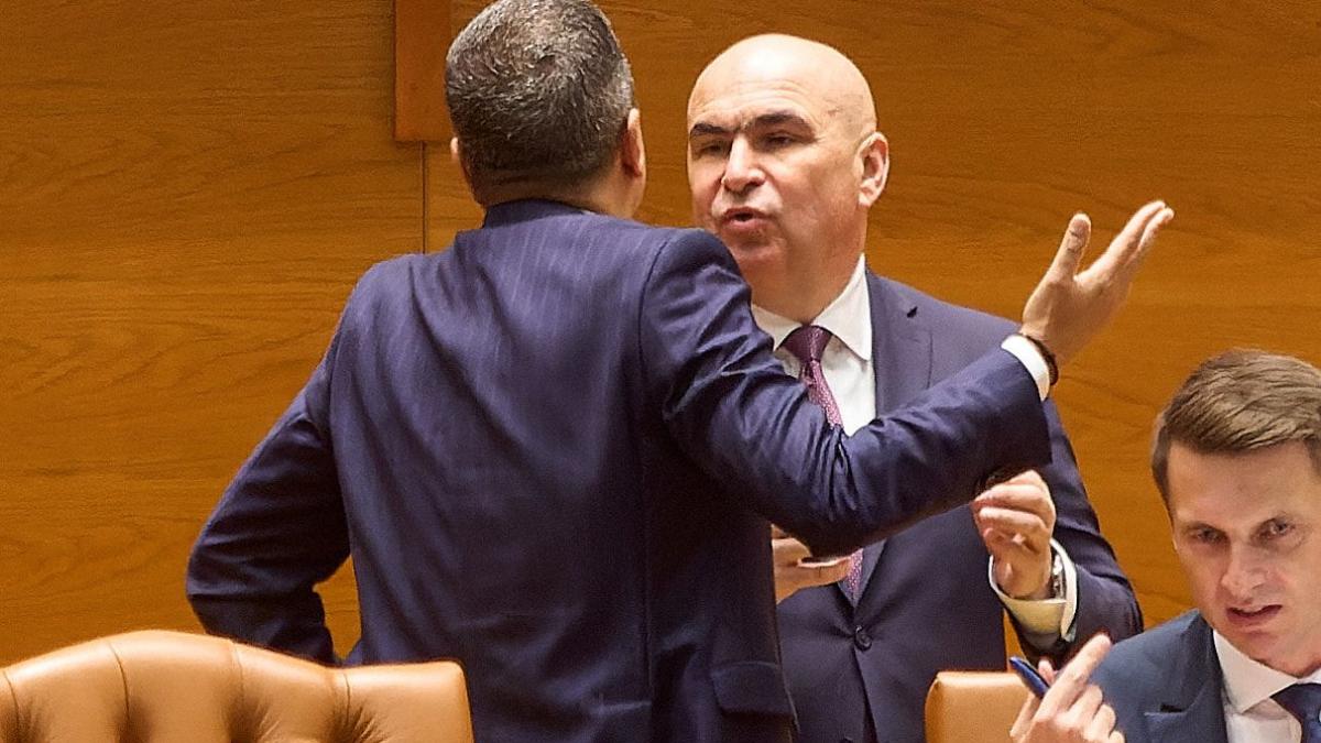 sorin grindeanu si ilie Bolojan se cearta in plenul camerei deputatilor