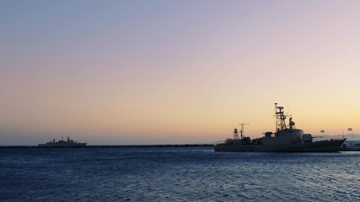 o drona marina cu explozibili a fost descoperita de pescari intr o pestera din grecia