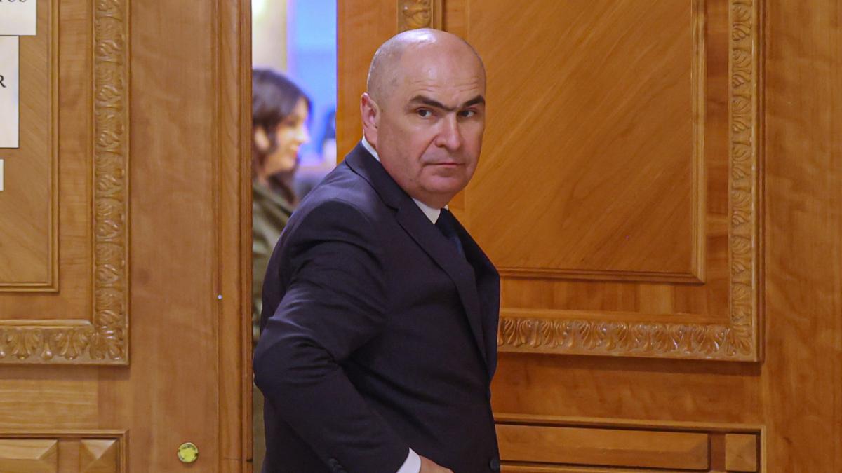 psd il acuza pe bolojan ca numeste pile si apropiati in institutii publice soferi muzicieni rock si cofetari pusi fara concurs
