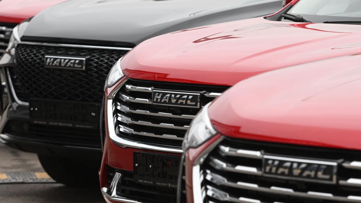 chinezii au facut o copie fidela a land rover defender iar acum o vand la pret de dacia
