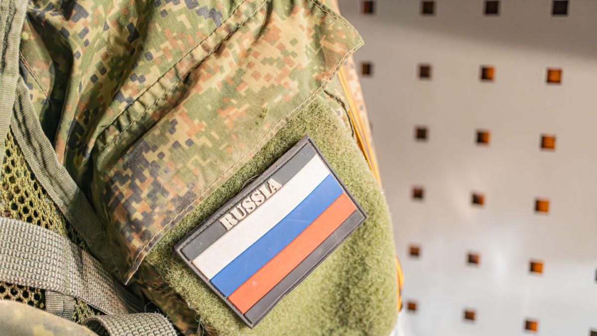 sute de peruani cu pasapoartele furate si fara intoarcere li s a promis un loc de munca in rusia dar au fost trimisi pe front