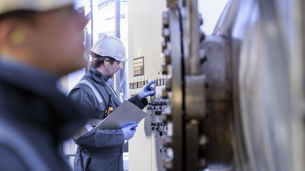 lista companiilor de stat cu cele mai mari profituri hidroelectrica romgaz si aeroporturi bucuresti sunt perlele coroanei