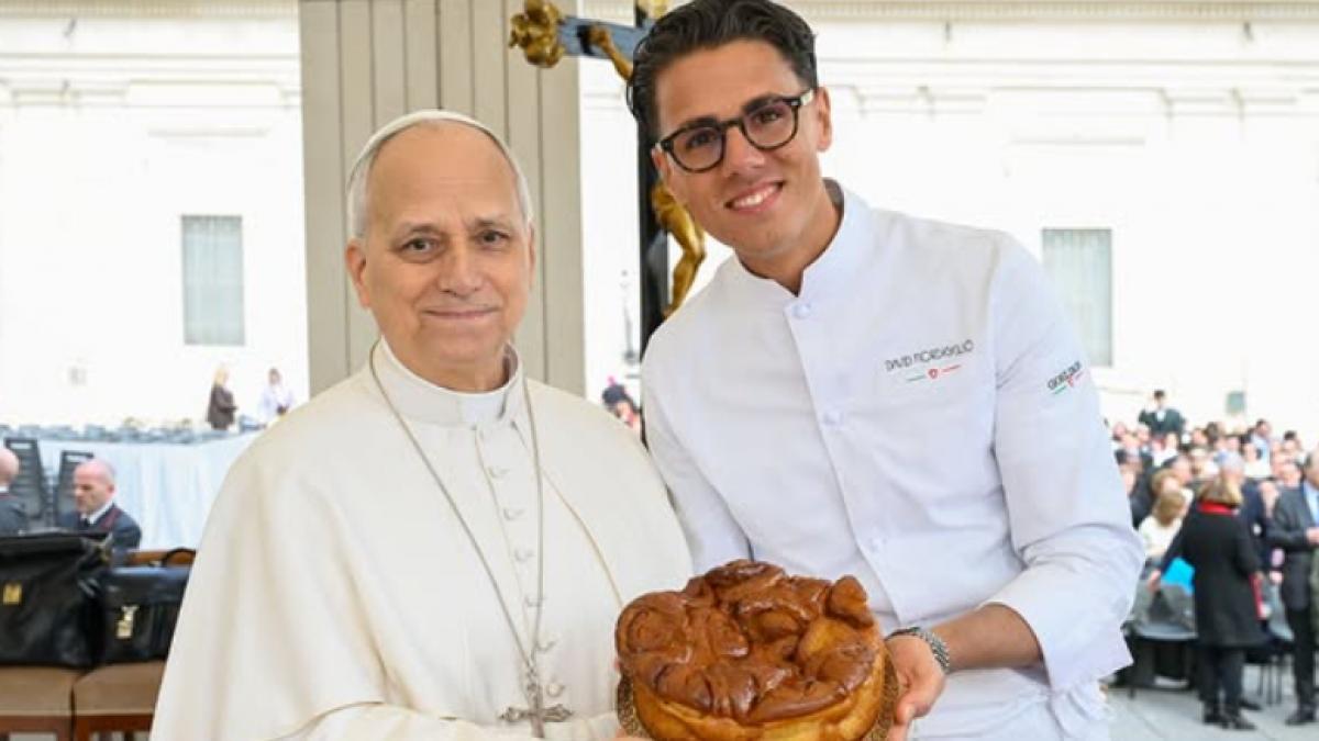 din ce ingrediente este facut tortul papei servit la marea gala pentru depunerea juramantului de catre garzile elvetiene
