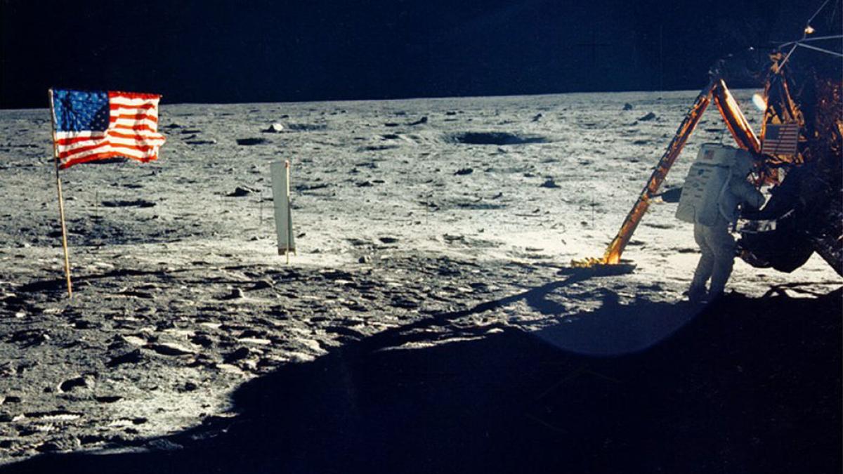 primul b b de pe luna se va construi la torino si va avea niste dotari neasteptate