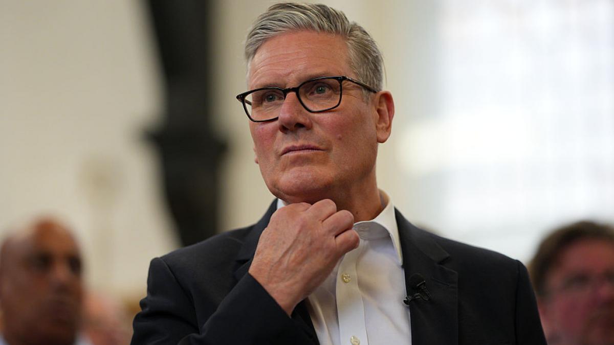 cabinetul britanic se intruneste astazi unii ministri ii cer lui keir starmer sa anunte un calendar pentru demisia din functie